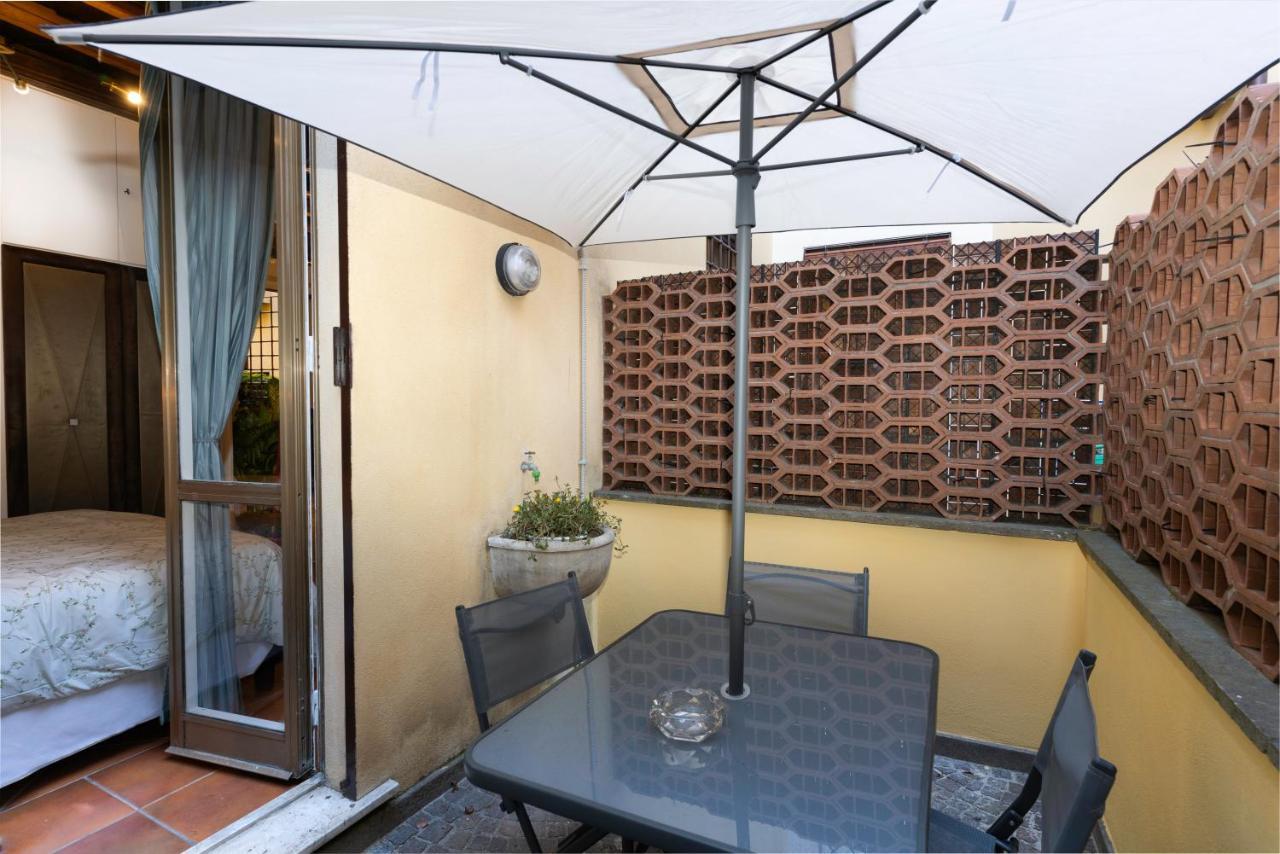 Quiet Trevi Fountain Apartment With Patio And Backyard Rome Exterior photo