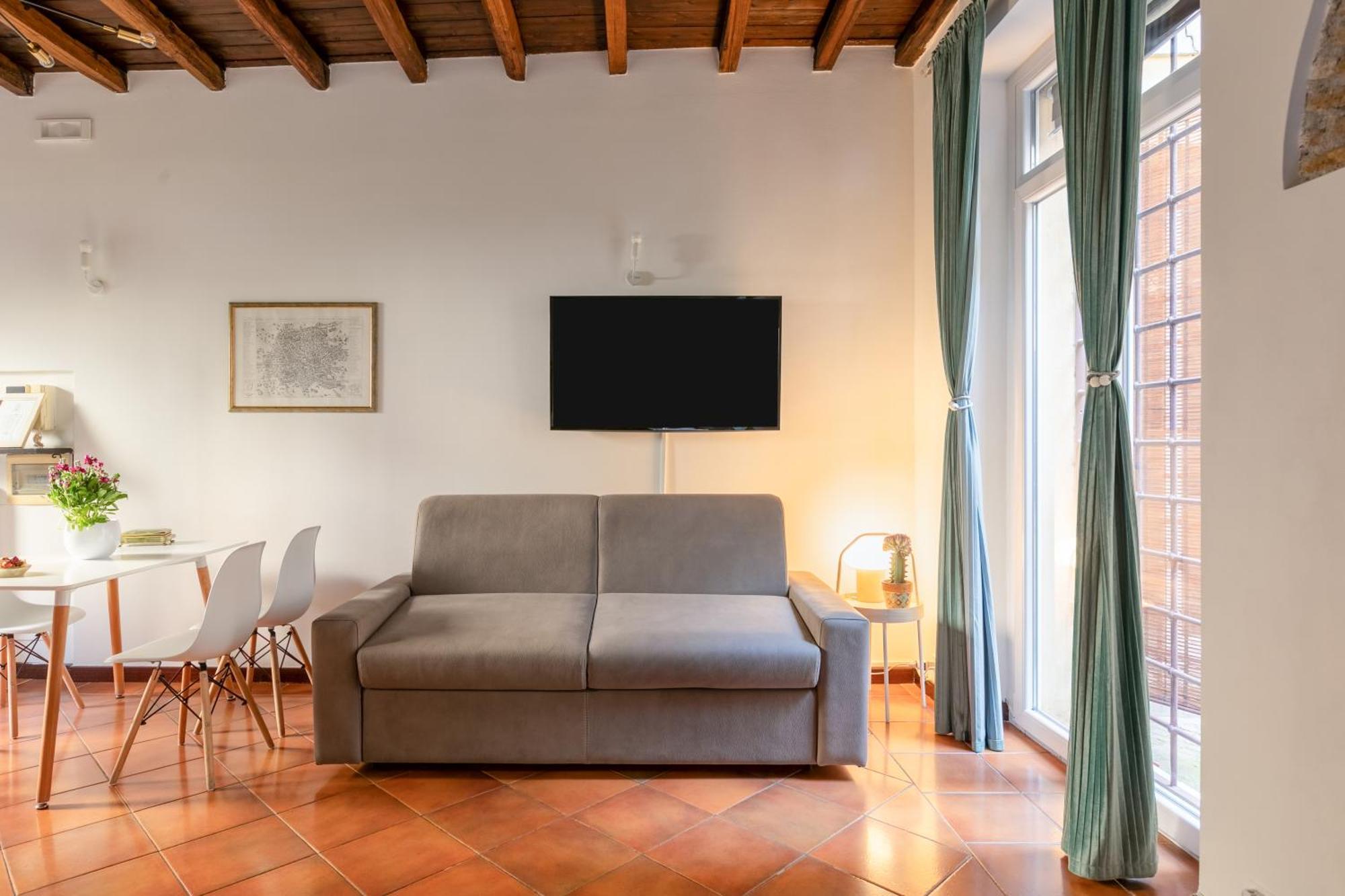 Quiet Trevi Fountain Apartment With Patio And Backyard Rome Exterior photo
