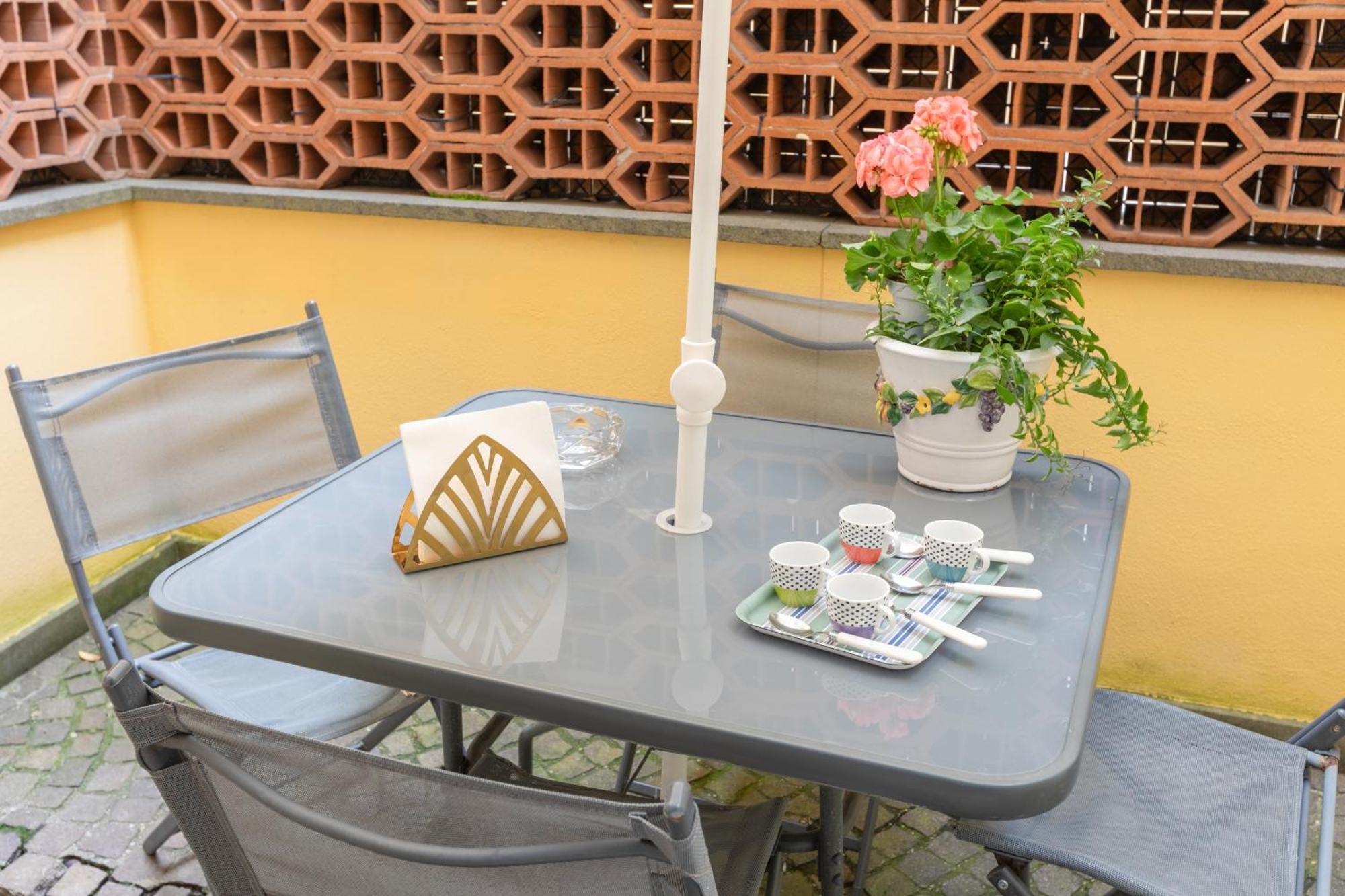 Quiet Trevi Fountain Apartment With Patio And Backyard Rome Exterior photo